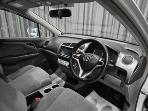 Минивэн Honda Stream 2009 года, 1050000 рублей, Красноярск