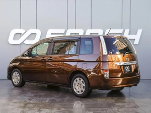 Минивэн Toyota Isis 2015 года, 1190000 рублей, Краснодар