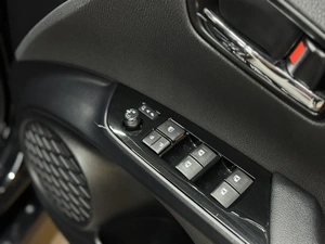 Лифтбек Toyota Prius 2016 года, 1897000 рублей, Красноярск