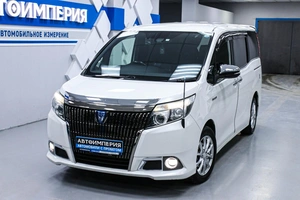 Минивэн Toyota Esquire 2016 года, 2033000 рублей, Солонцы