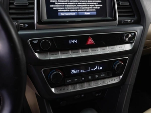 Седан Hyundai Sonata 2018 года, 1999000 рублей, Тюмень