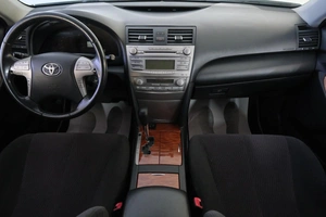 Седан Toyota Camry 2010 года, 1499000 рублей, Омск