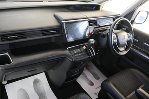 Минивэн Honda Stepwgn Spada 2015 года, 2299000 рублей, Омск