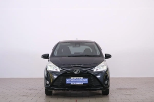 Хетчбэк Toyota Vitz 2018 года, 979000 рублей, Омск