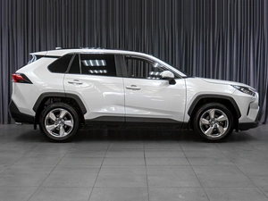 Внедорожник Toyota RAV4 2021 года, 3449000 рублей, Тюмень