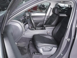 Внедорожник Volkswagen Touareg 2012 года, 1930000 рублей, Ростов-на-Дону