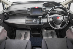 Минивэн Honda Freed 2009 года, 1379000 рублей, Барнаул