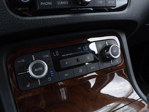 Внедорожник Volkswagen Touareg 2014 года, 2199000 рублей, Волгоград