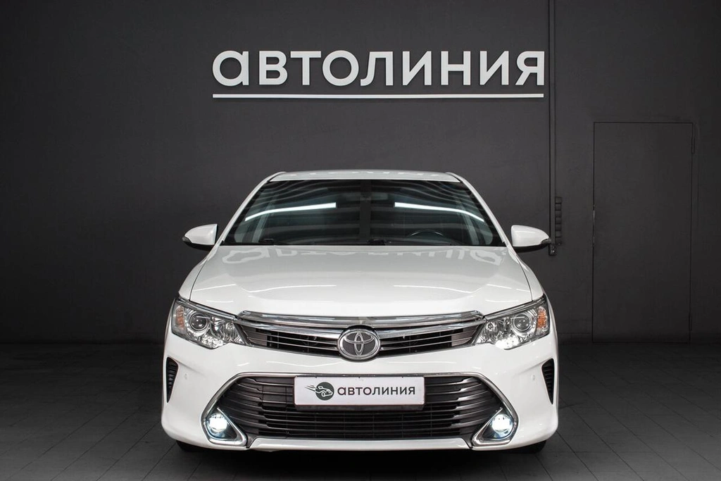 Седан Toyota Camry 2017 года, 1555000 рублей, Красноярск