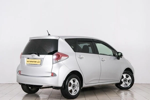 Хетчбэк Toyota Ractis 2015 года, 849000 рублей, Красноярск