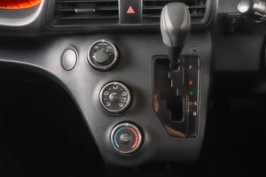 Минивэн Toyota Sienta 2016 года, 1529000 рублей, Пермь