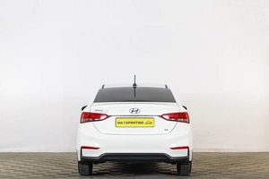 Седан Hyundai Solaris 2017 года, 1169000 рублей, Тюмень