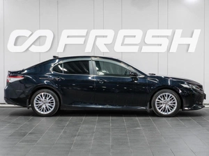 Седан Toyota Camry 2018 года, 2299000 рублей, Сургут