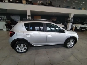 Хэтчбек Renault Sandero 2017 года, 1200000 рублей, Орёл