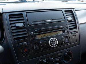 Хетчбэк Nissan Tiida 2009 года, 979000 рублей, Саратов