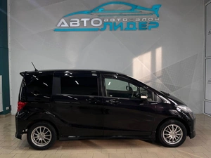 Минивэн Honda Freed 2011 года, 949000 рублей, Красноярск
