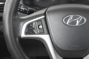 Хетчбэк Hyundai Solaris 2011 года, 879000 рублей, Кемерово