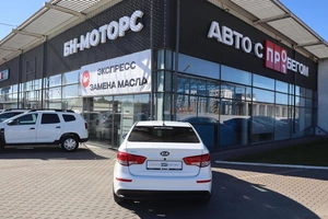 Седан Kia Rio 2015 года, 1080000 рублей, Мирное