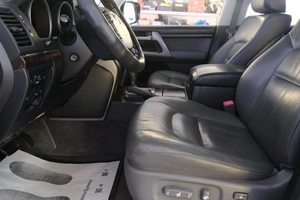 Внедорожник Toyota Land Cruiser 2009 года, 3299000 рублей, Омск