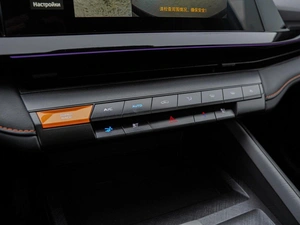 Лифтбек Changan UNI-V 2023 года, 2549000 рублей, Волгоград