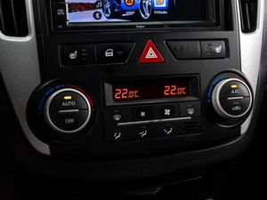 Хетчбэк Kia Ceed 2010 года, 699000 рублей, Тюмень