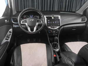 Седан Hyundai Solaris 2011 года, 719000 рублей, Тюмень