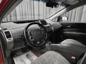Лифтбек Toyota Prius 2008 года, 749000 рублей, Красноярск