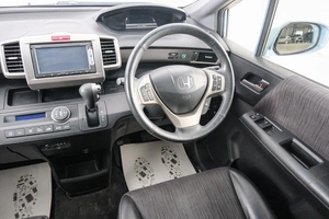 Минивэн Honda Freed 2014 года, 1049000 рублей, Красноярск