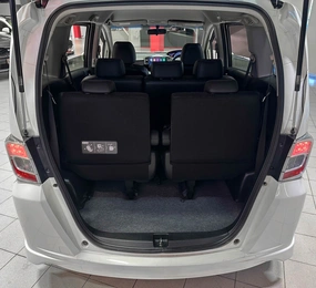 Минивэн Honda Freed 2012 года, 1147000 рублей, Красноярск