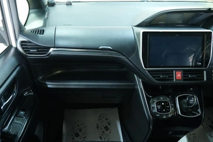 Минивэн Toyota Esquire 2019 года, 2499000 рублей, Омск