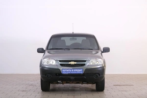 Внедорожник Chevrolet Niva 2017 года, 699000 рублей, Омск