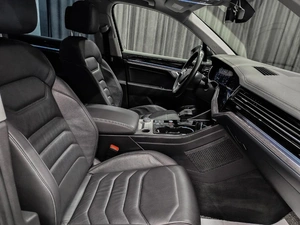 Внедорожник Volkswagen Touareg 2019 года, 4999000 рублей, Красноярск