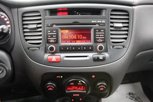 Седан Kia Rio 2011 года, 870000 рублей, Клинцы