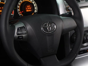 Седан Toyota Corolla 2011 года, 899000 рублей, Воронеж