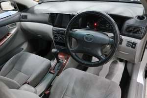 Седан Toyota Corolla 2001 года, 449000 рублей, Омск