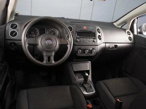 Хетчбэк Volkswagen Golf Plus 2011 года, 660000 рублей, Омск