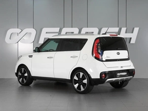 Внедорожник Kia Soul 2017 года, 1888000 рублей, Красный Пахарь