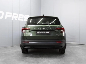 Внедорожник Skoda Karoq 2020 года, 2250000 рублей, Омск