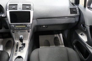 Седан Toyota Avensis 2009 года, 1179000 рублей, Омск