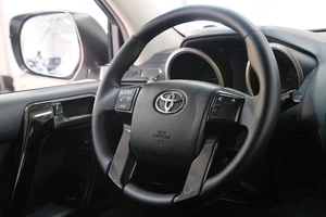Внедорожник Toyota Land Cruiser Prado 2012 года, 2999000 рублей, Омск