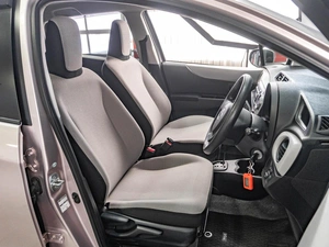 Хетчбэк Toyota Vitz 2011 года, 767000 рублей, Тюмень