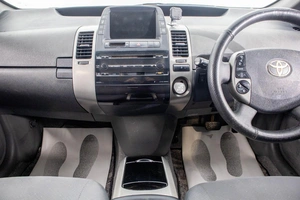 Лифтбек Toyota Prius 2007 года, 679000 рублей, Барнаул