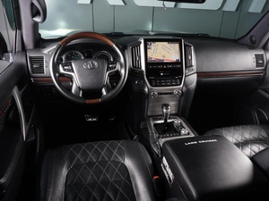 Внедорожник Toyota Land Cruiser 2016 года, 6649000 рублей, Красный Пахарь