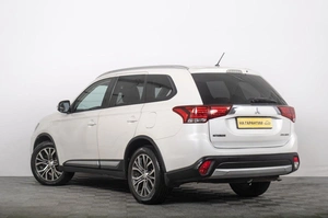 Внедорожник Mitsubishi Outlander 2015 года, 2199000 рублей, Томск
