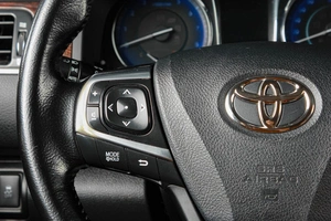 Седан Toyota Camry 2016 года, 1949000 рублей, Тюмень