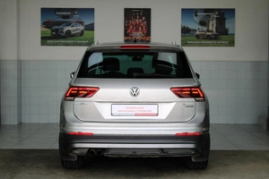 Внедорожник Volkswagen Tiguan 2016 года, 2450000 рублей, Красноярск