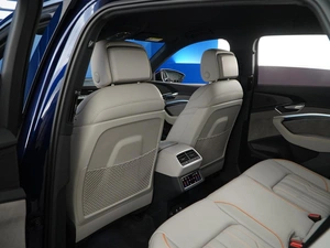 Внедорожник Audi e-tron 2021 года, 5547031 рублей, Москва