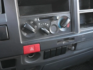 Isuzu Elf (N-series), I, 2.5 MT 4x2 (126 л.с.) 2015г. 2015 года, 1719000 рублей, Ростов-на-Дону