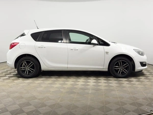 Хетчбэк Opel Astra 2013 года, 769900 рублей, Казань