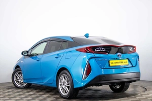 Лифтбек Toyota Prius Prime 2019 года, 2989000 рублей, Пермь